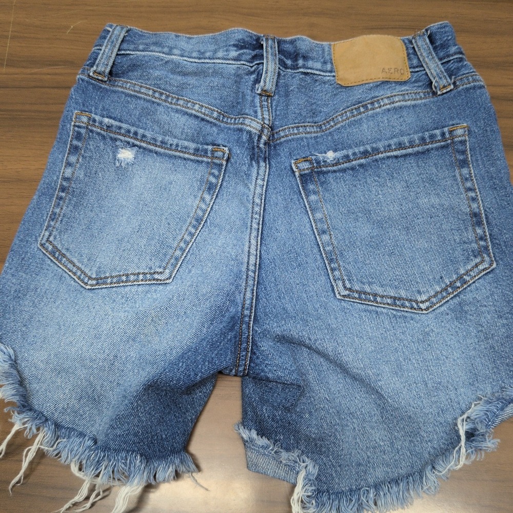 Aeropostale Mom Shorts Blue Denim Distressed Pockets Size 00 High Wasted Ripped